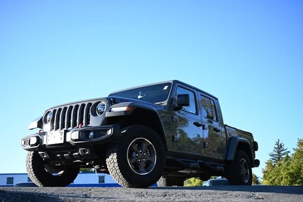 How to Choose the Right All-Terrain Tires for a Jeep Gladiator?